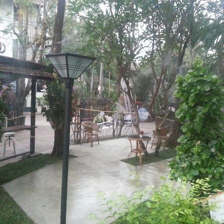 Coffee Station Hostel Удон-Тхани Экстерьер фото